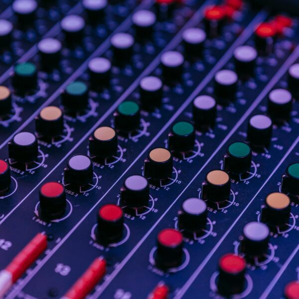 iPhone Audio Interface: How to Choose and Use an Interface