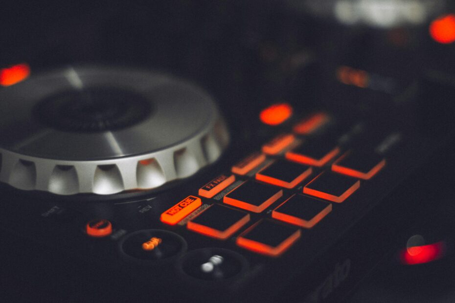 Best Mixers for Podcasting: 2025’s Mixers