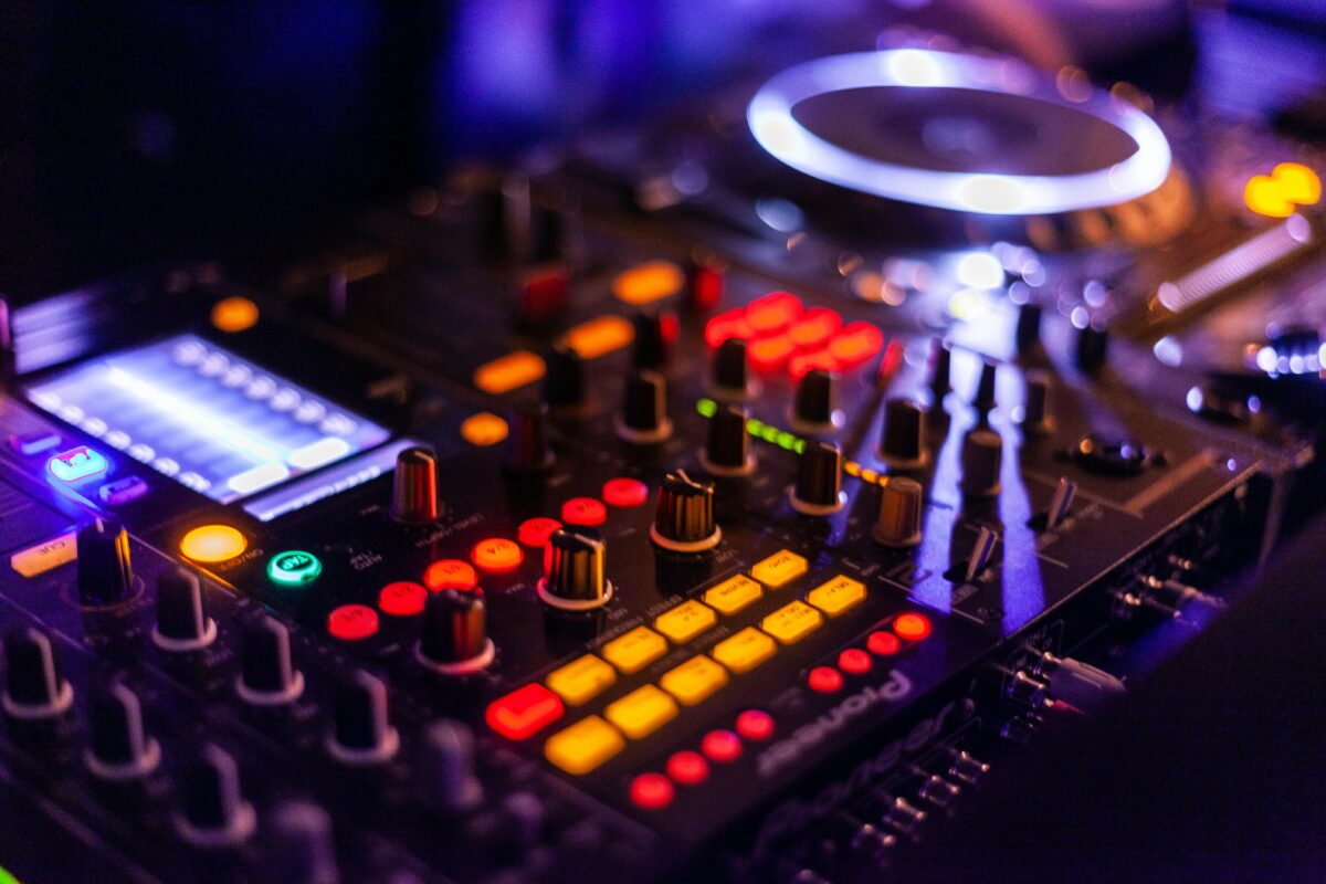 Mix Code Board Best Digital Mixing Board: These 6 Mixers get sold all Everywhere ...
