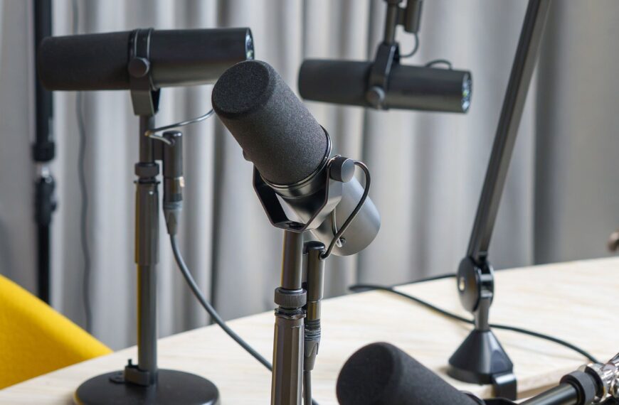 XLR vs USB Microphone (Which Should You Actually Buy?)
