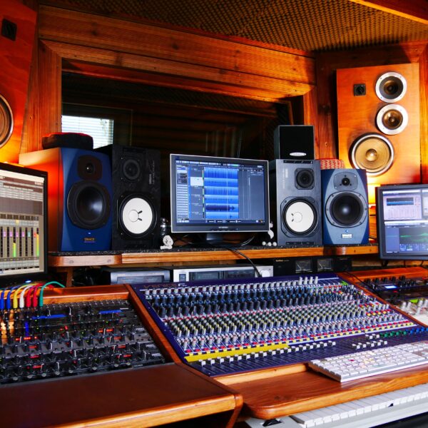 Best Studio Monitors for Home Studio (Don’t Buy Until You Read This)